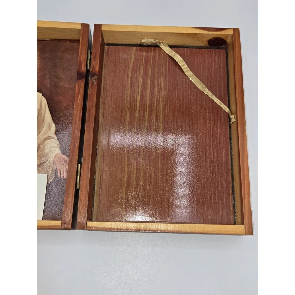 Memorial Edition‎ Holy Bible Union Made Wooden Box UAW Local 274